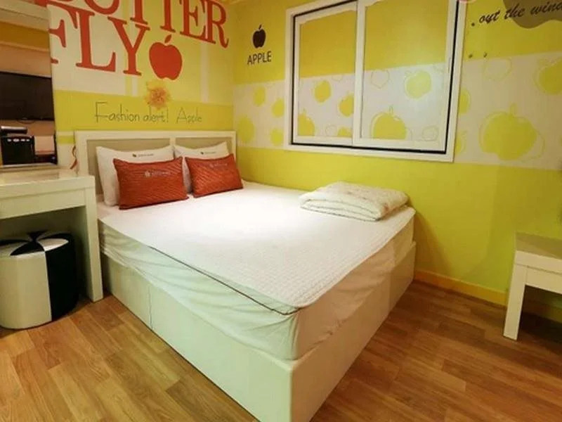 Apple Motel