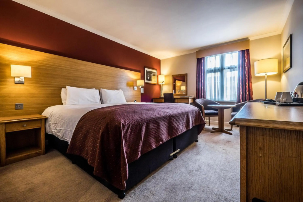 Bridge Hotel