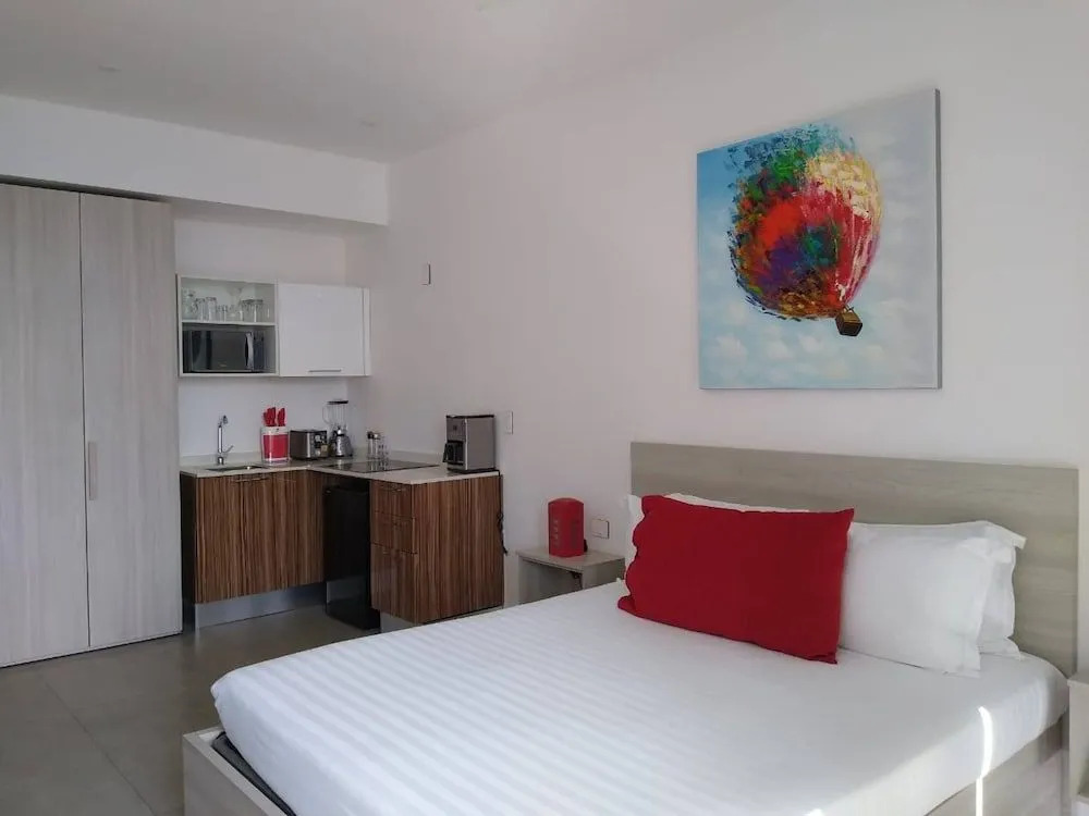 Studio close to 5th Av, with Amazing Roof Pool View, Gym, Spa and more