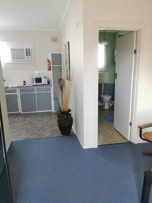 Kimba Units - Better than a motel room - self contained and pet friendly