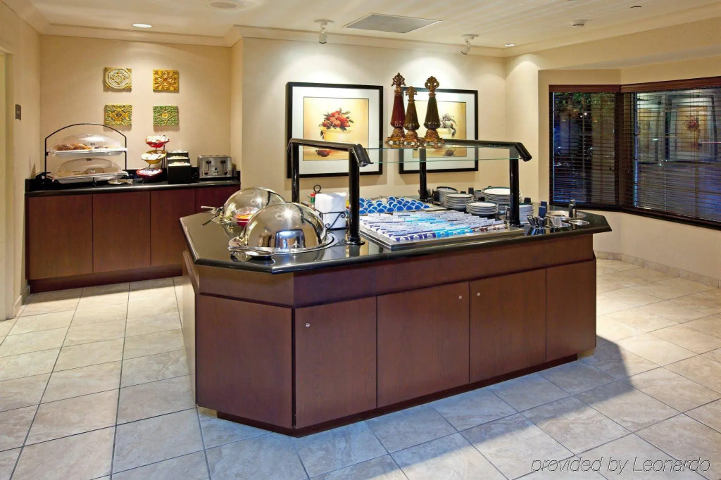Staybridge Suites Indianapolis Downtown-Convention Center by IHG