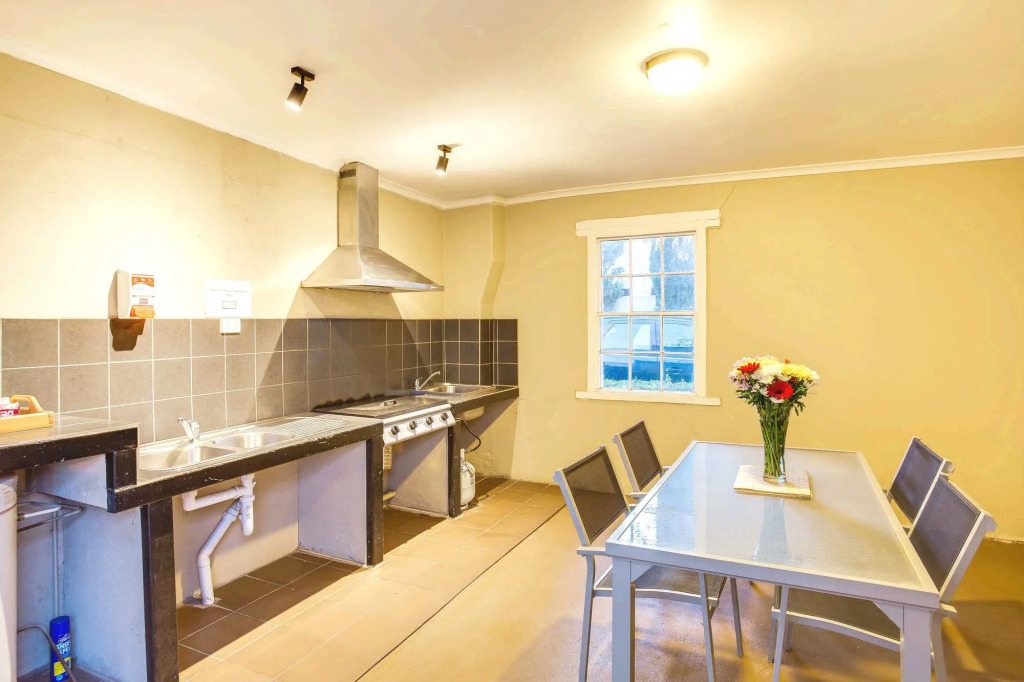 Globe Apartments
