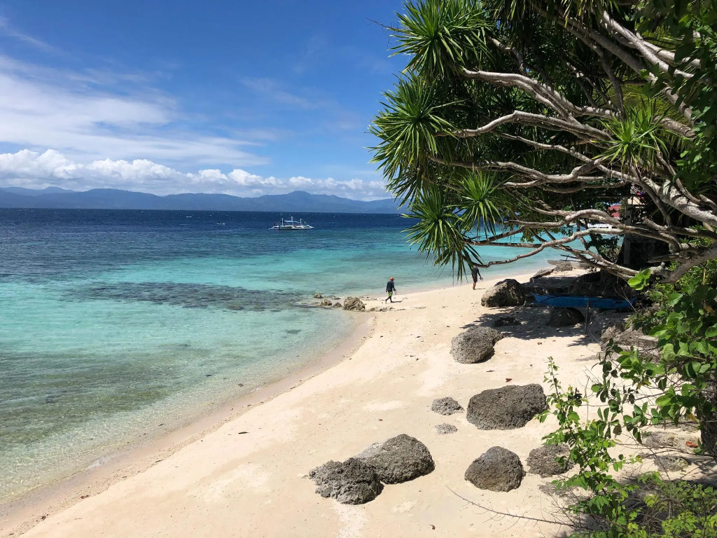 Tipolo Beach Resort