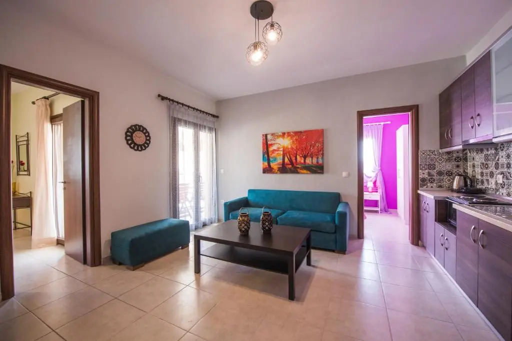 Roxanis Apartments