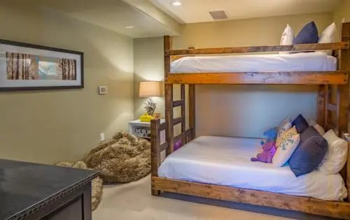 Edgemont 2704 - Luxury Ski-in Ski-out Condo