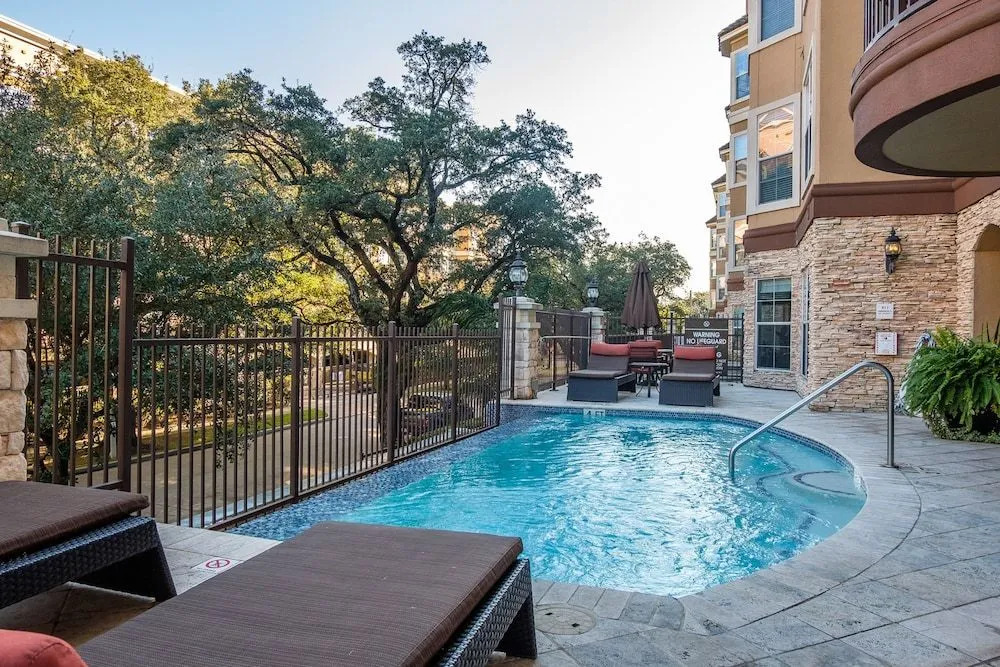 FRONTDESK Residences at Gramercy Apts Houston