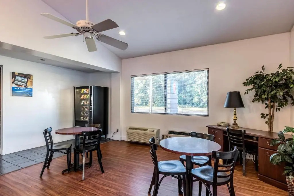 Motel 6-Pooler, GA - Savannah Airport