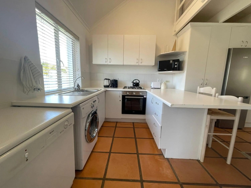The River Club Loft - 6 sleeper, Swimming Pool, 2 min to Robberg Beach