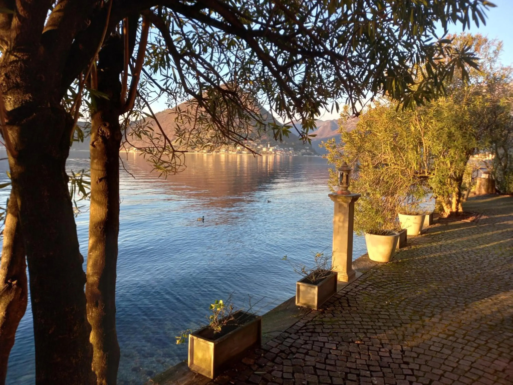 LOleandro sul Lago dIseo B&B