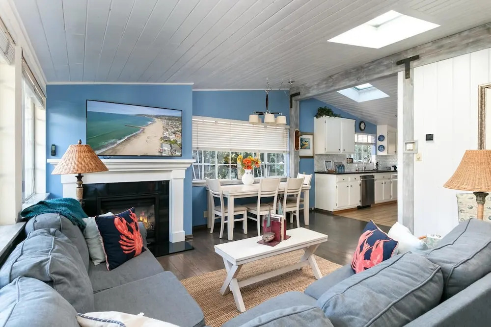 Ventura Beach Oasis by RedAwning