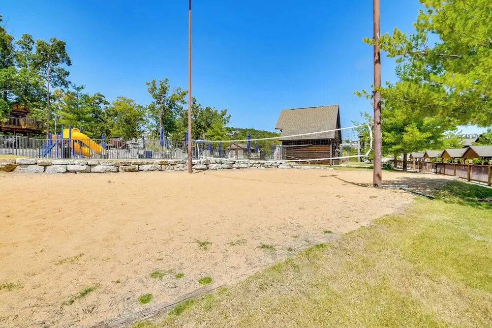 5 Mi To Silver Dollar City: Table Rock Lake Cabin!
