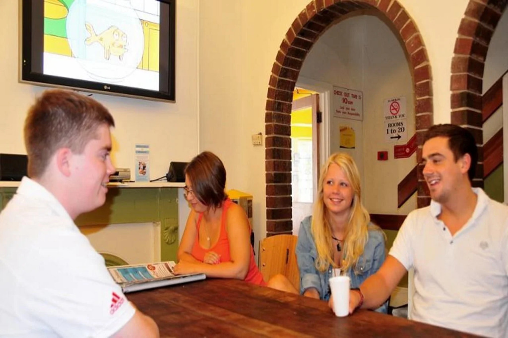 Adelaide Travellers Inn Backpackers Hostel