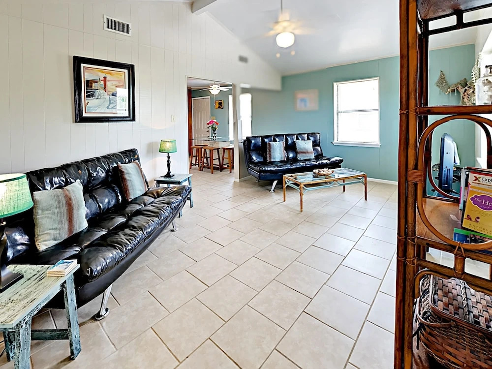 Loki Upper - One Bedroom Bungalow