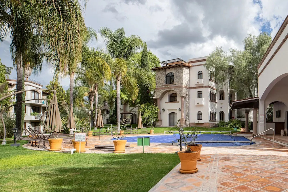 HOLT - Boutique 2BR Puente Viejo Residencial