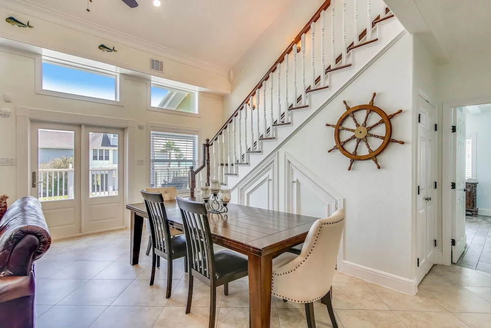 Sea Pearl 6 Bedroom Home