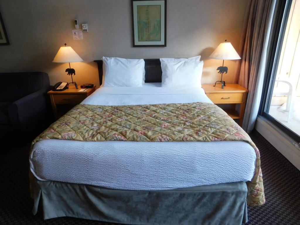 Douglas Fir Resort & Chalets