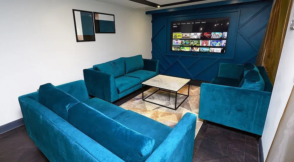 33 Parkside Coventry by Payman Club