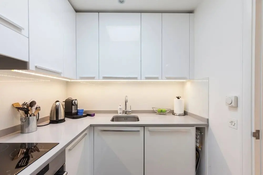 Bright 2 Bedroom Apartment Chelsea