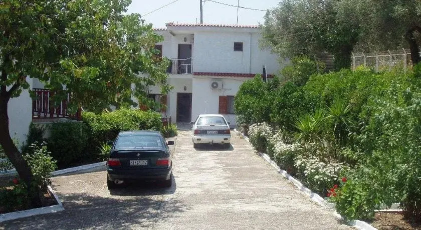Chrissomallis Apartments