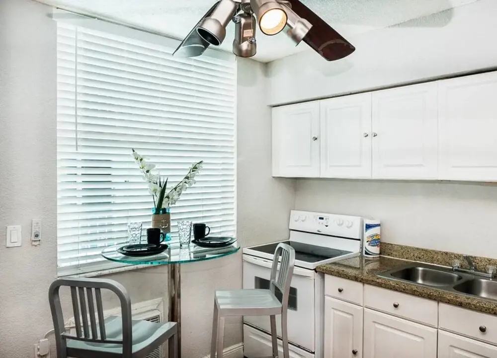 713 Miami Beach Apartments