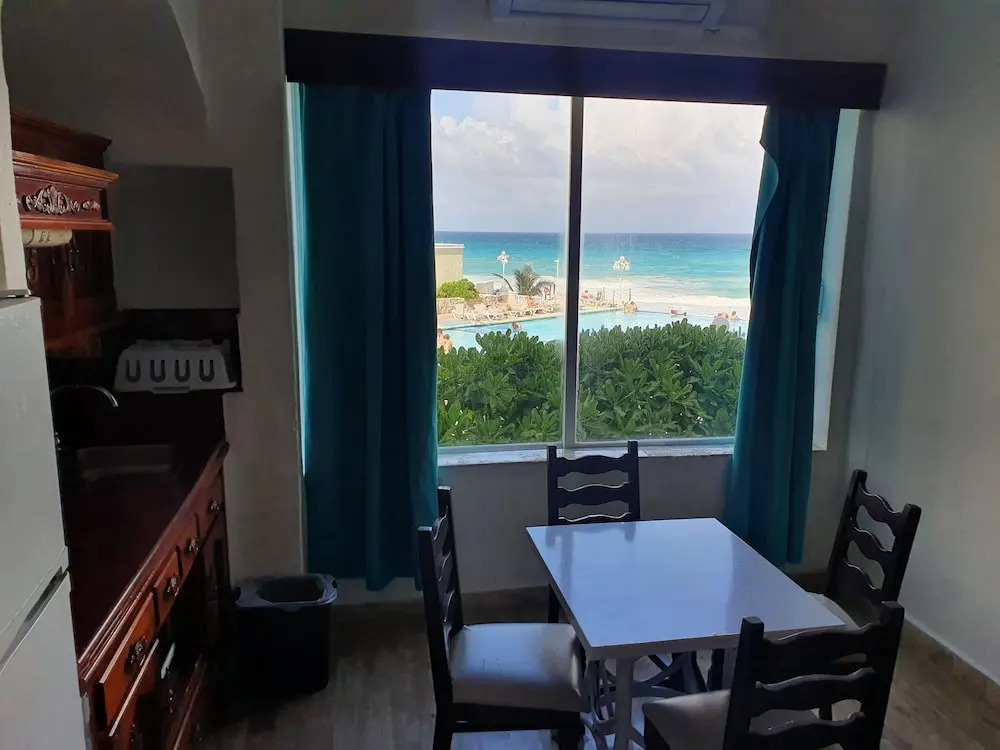Cancun Plaza Condo Mexico