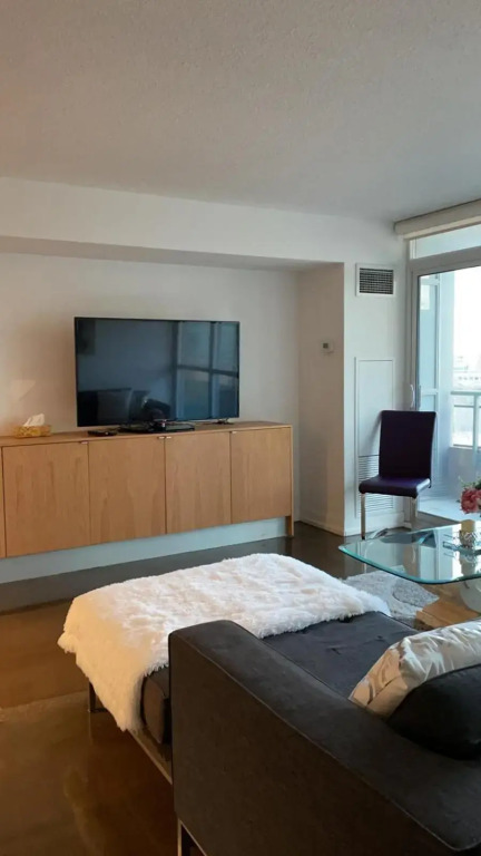 Toronto Downtown near Rogers Centre High rise lakeview condo