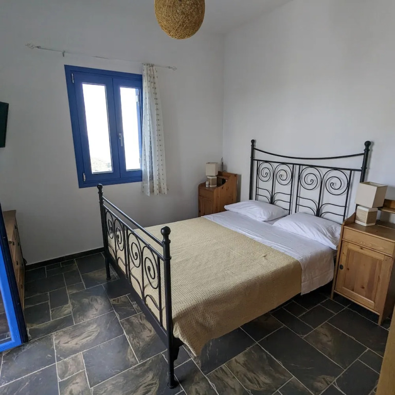 Seaside Bliss Tranquil Retreat on Kythnos Island