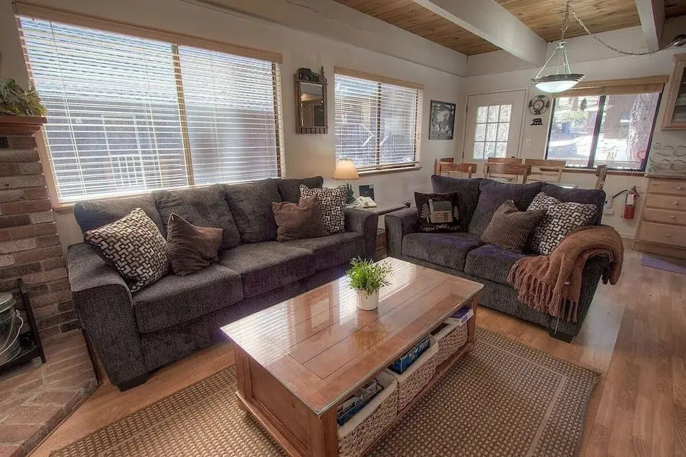 Cozy Mountain Hideaway 3 Bedroom Home by RedAwning