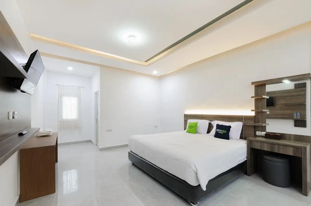 Urbanview near Syamsudin Noor Airport