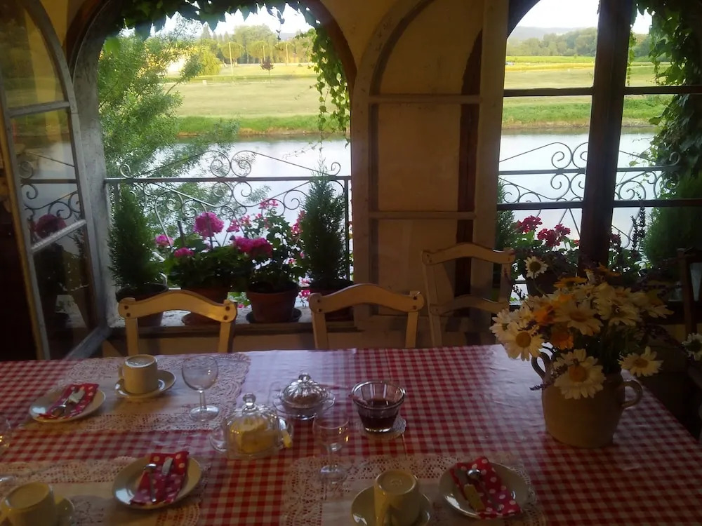 Riverside Home Cottage