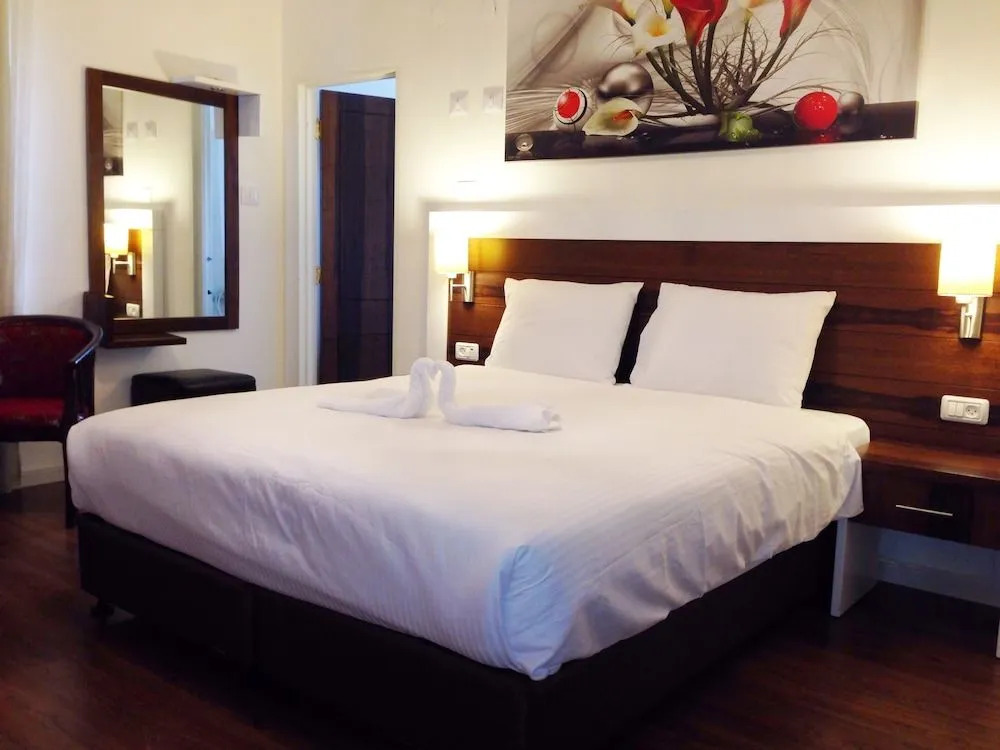 Aviv Holiday Flat