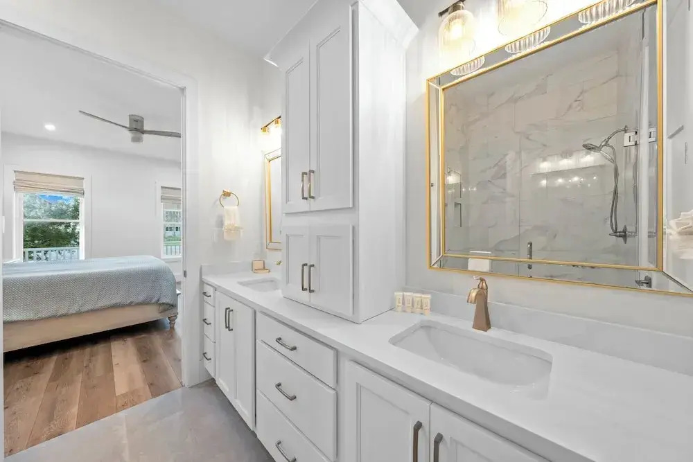 Luxury 4BR, Across street from beach, Sleeps 10!