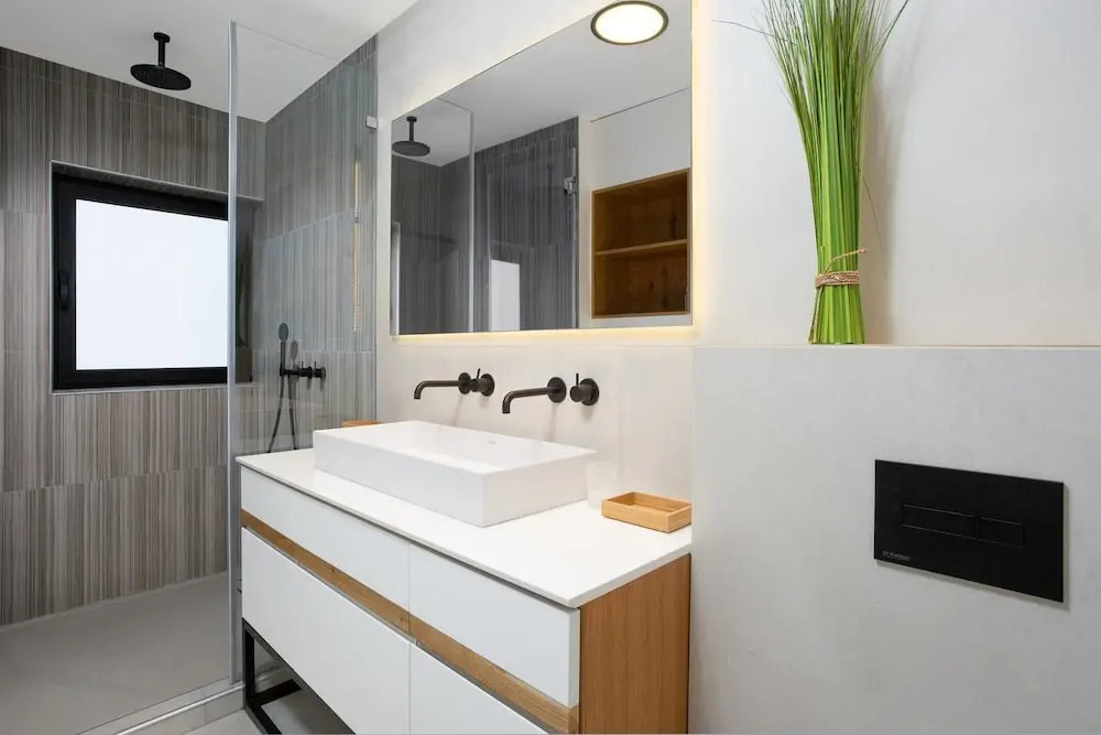Industrial Chic 3BR in Smolenskin by HolyGuest