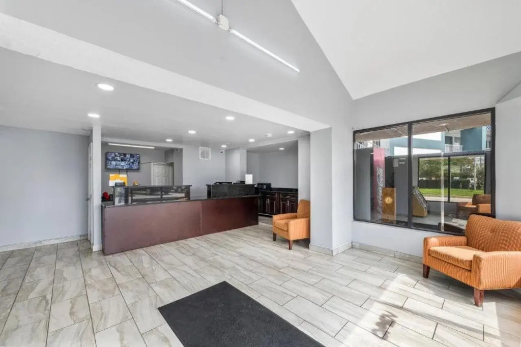 Super 8 by Wyndham Portsmouth - Norfolk