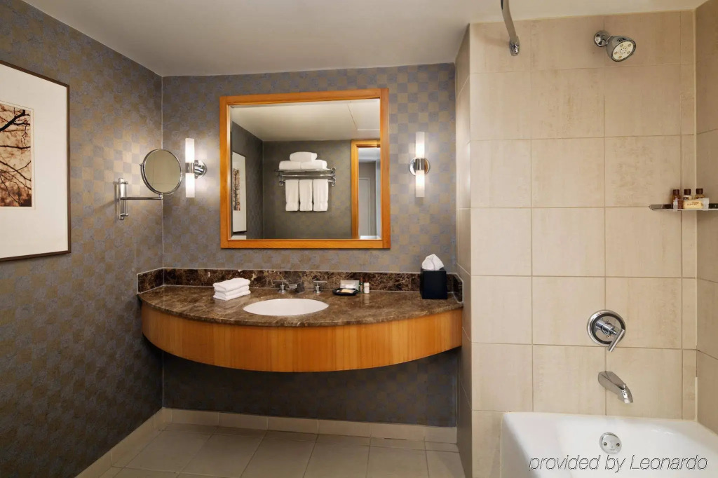 Sheraton Vancouver Wall Centre