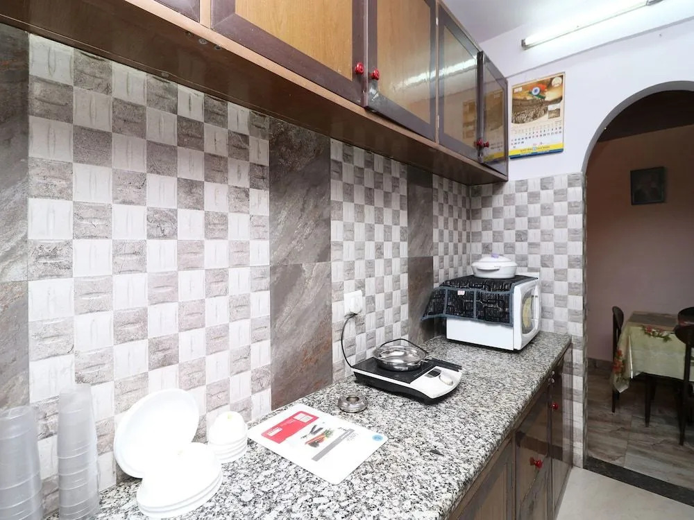 OYO 14125 Home Hill View 2BHK Clock Tower
