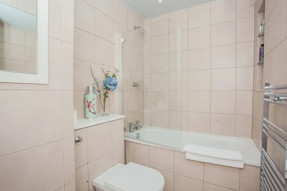 2 Bedroom Flat Near Portobello With Garden