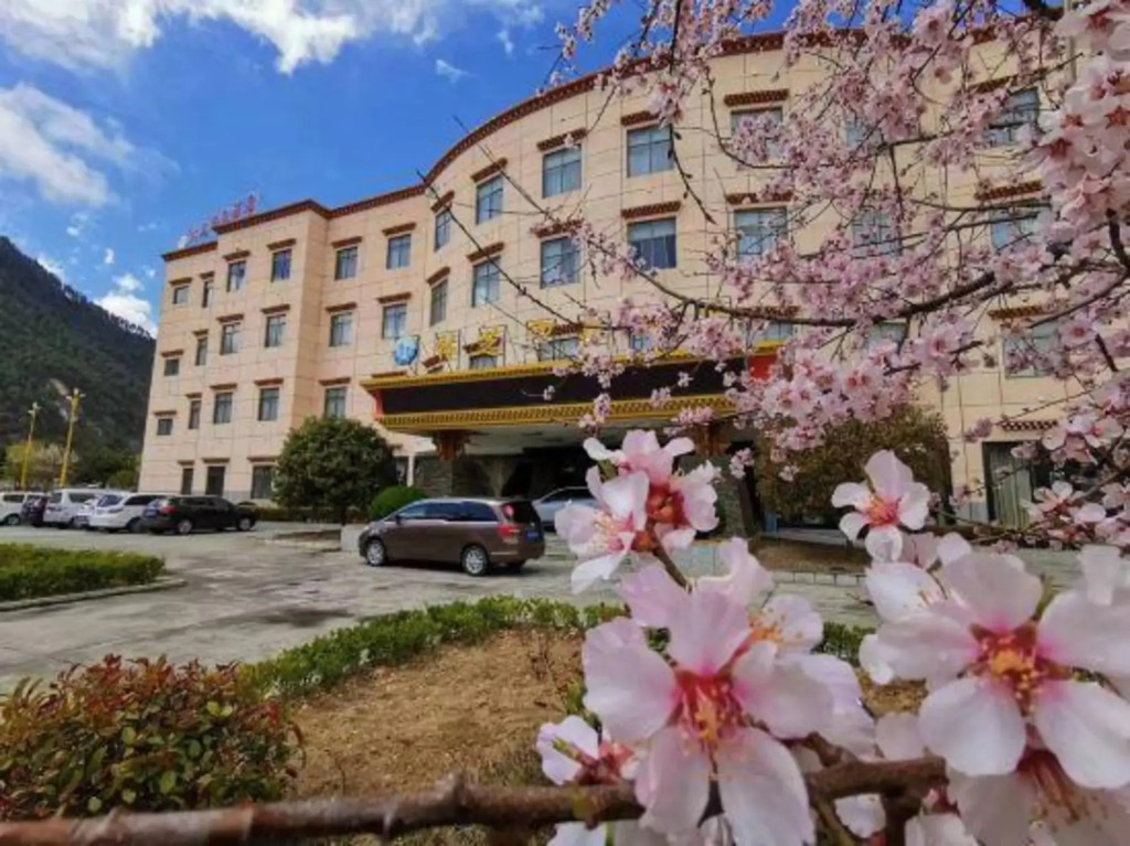 Linzhi Impression Hotel