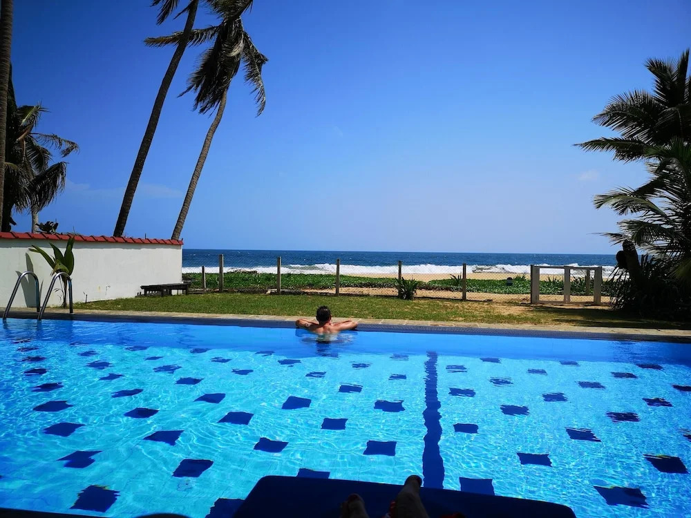 Tropical Beach House Hikkaduwa