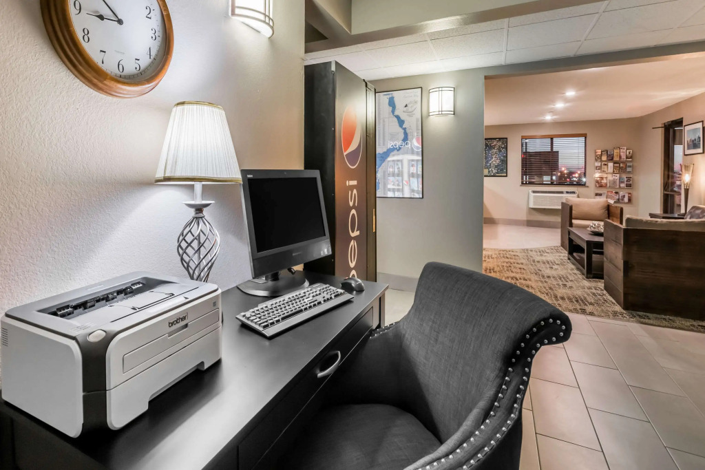 Super 8 by Wyndham Spirit Lake/Okoboji