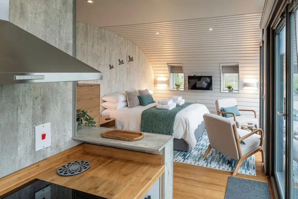 Sustainable Pod on Old Chalford Farm