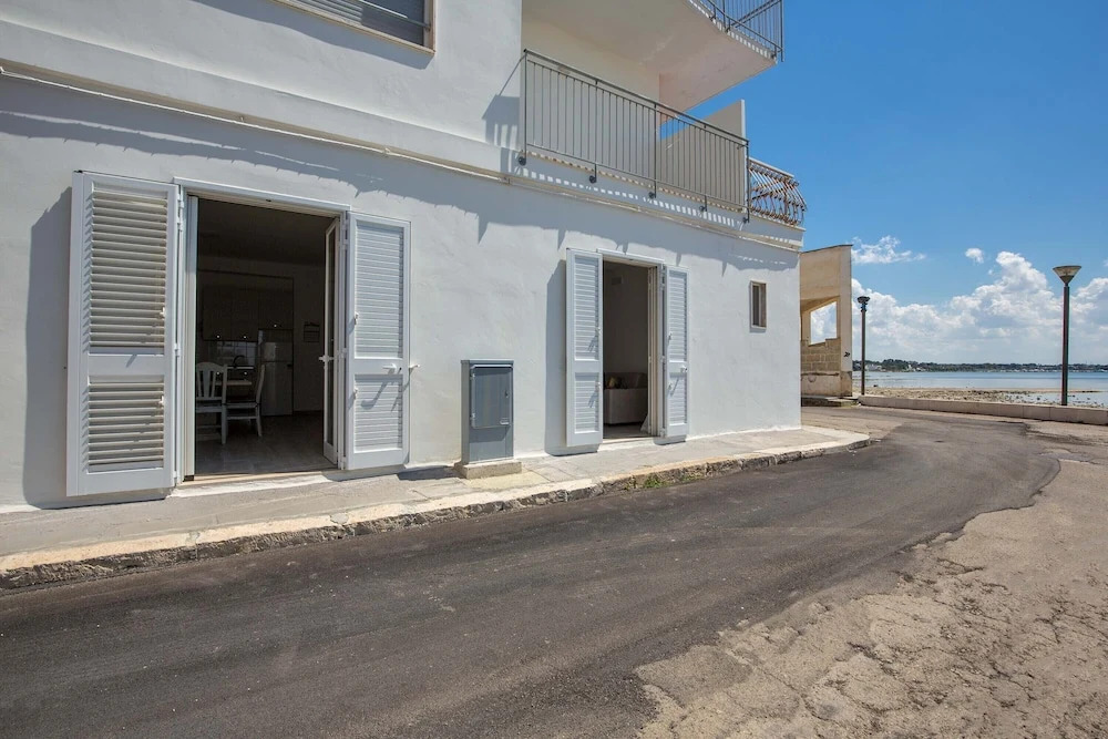 Porto Cesareo Family House