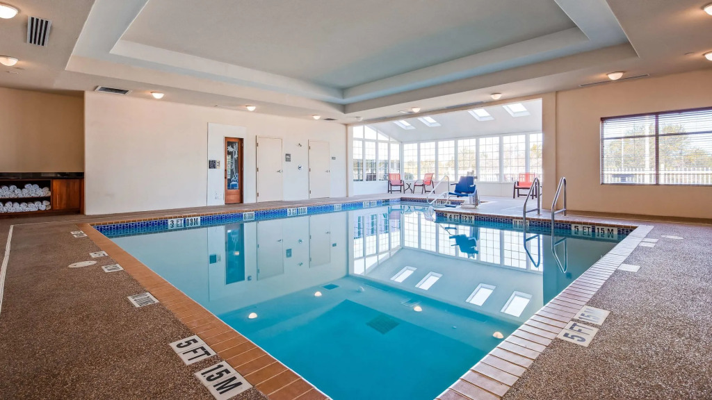 Best Western Plus Rose City Conference Center Inn