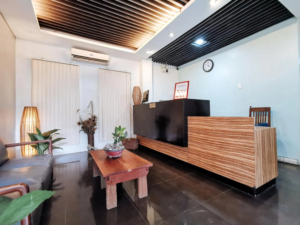 RedDoorz near Trade School Gensan