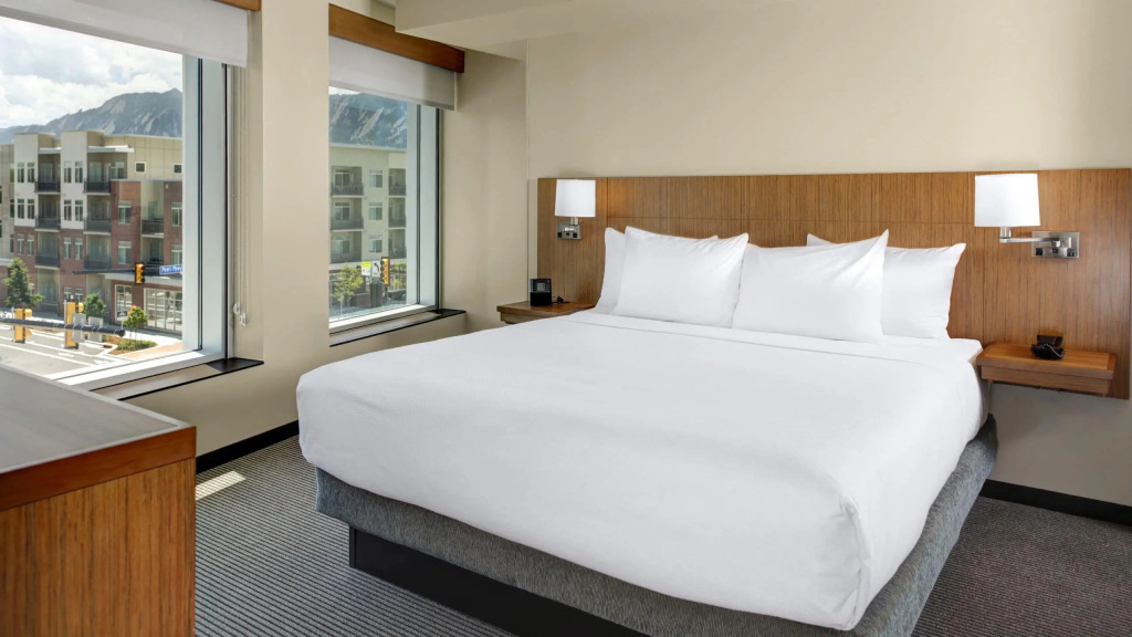 Hyatt Place Boulder Pearl Street - Newly Renovated