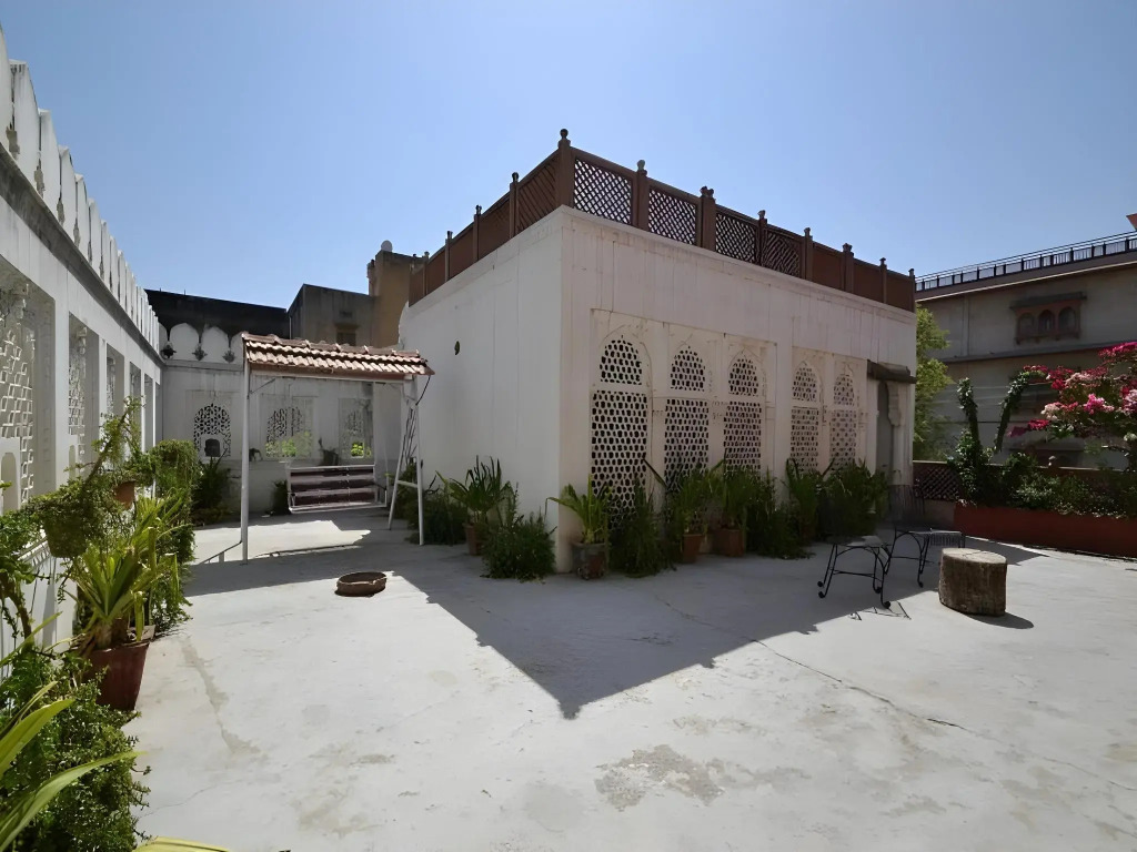 Rawla Mrignayani Palace
