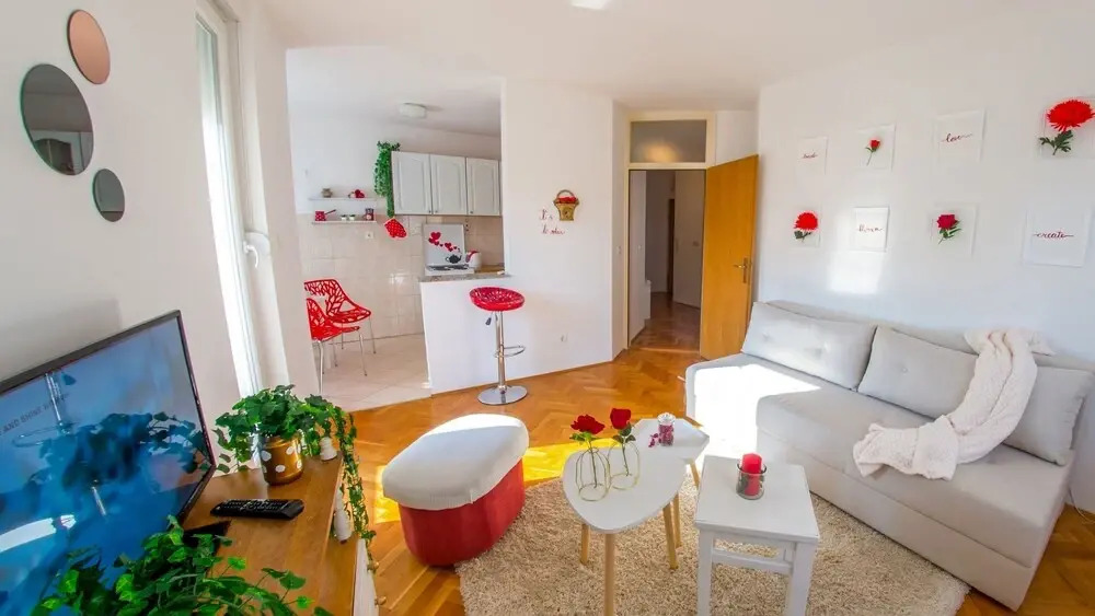 Apartment Red