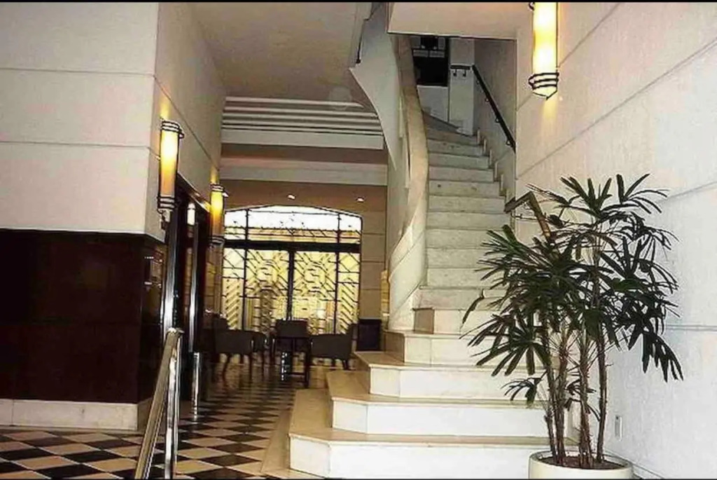 Residencial com serviços 45 metros decorado com sala, suíte, cozinha quadra da praia de copacabana