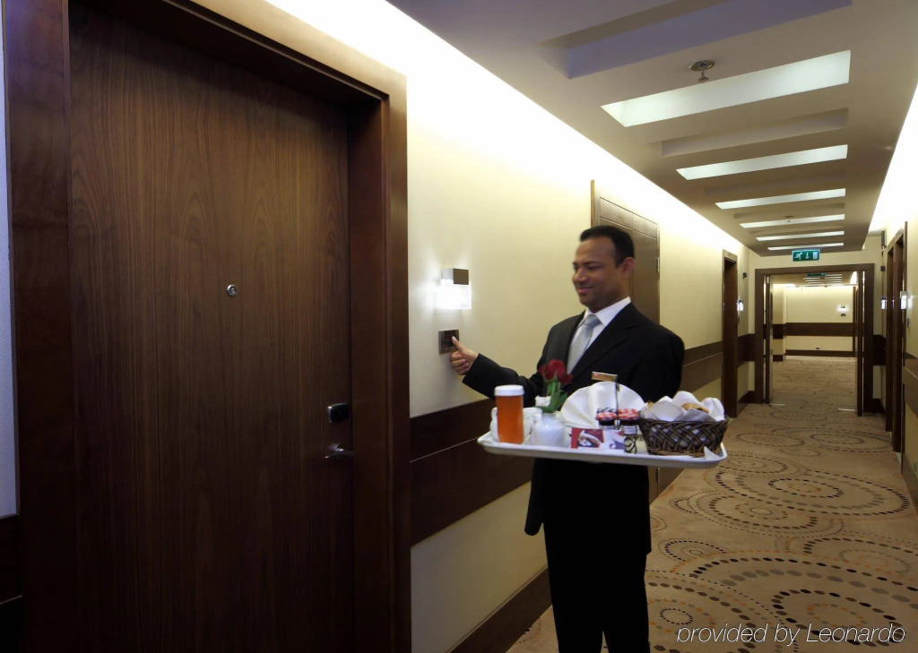 Radisson Blu Hotel and Convention Center, Riyadh Minhal