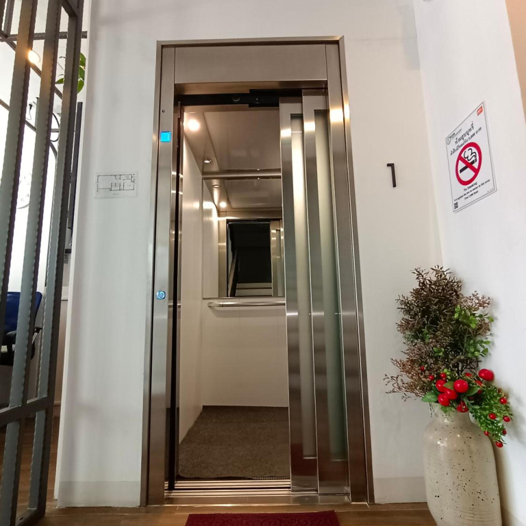 VIVA LA VIDA HOTEL